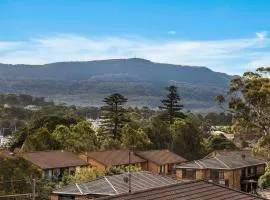 North Wollongong Abode With Escarpment Views