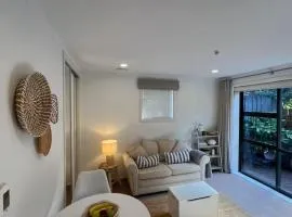 Auckland Coastal Hideaway Castor Bay Beach