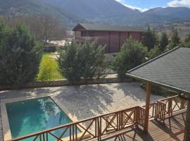 Chalet Stiga Kalavrita - Maisonettes、カラブリタのホテル