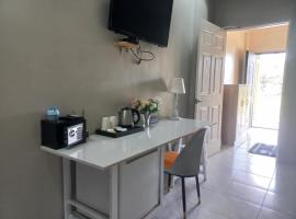 Pacific-Paradise Beach Resort, hotel v destinaci Dingalan