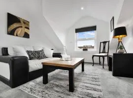 WhiskAwayStays - Field House - Apartment 1