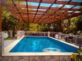Belle Montagne Holiday Apartments