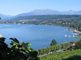 Emma Lake Apartment lago di Viverone, hotel v destinaci Viverone