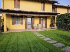 La Vite in Collina Apartment, hotel v destinaci Solferino