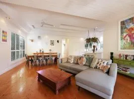 3 bdrm house in CBD sleeps 6