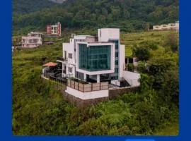EKOSTAY Gold - Gravity Villa