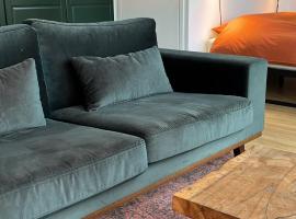 Tinyhouse - De Esdoorn Zes, hotel com piscina em Neede