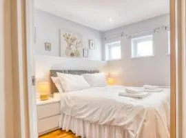 Suite 3 - 1 Bed Apartment King Size Bed