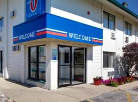 Motel 6-Normal, IL - Bloomington Area, hotel v destinaci Cardinal Court