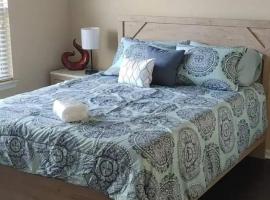 Spacious Room and Private Bath, khách sạn ở Grovetown