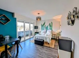 Studio cosy avec balcon avec parking gratuit proche centre sportif et de la route des vins Alsace
