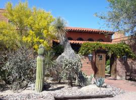 Desert Trails Bed & Breakfast: Tucson, Arizona National Golf Club yakınında bir otel