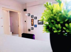 Little While global-Micro hotel- Backpacker friendly- near metro, hotel v destinaci Kalkata