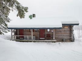 Kelo 24, kahden makuuhuoneen kelomökki Syötteellä, valaistun ladun vieressä, hotel en Pudasjärvi