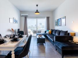 Snobby 2-Bedroom Apartment, hotel i Larnaca