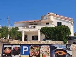 Dome&Mare, hotel que acepta mascotas en Slatine