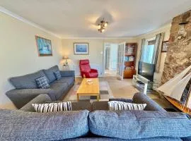 TY CARREG -3 BED BUNGALOW -RAVENSPOINT ROAD