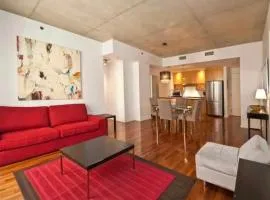 Chic Downtown Montreal Condo 2 Bed 2 Bath Free Indoor Parking