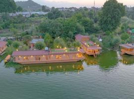 Peacock Houseboats, hotel v destinaci Šrínagar