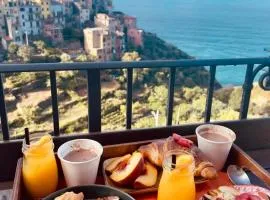 Tiny Room - Breakfast in Room - 5 min from Station