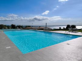 B&B AtHome, hotel in Padenghe sul Garda