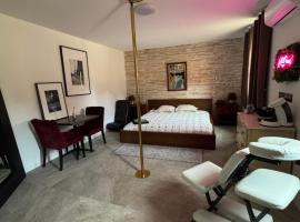 Chambre Master Parisienne, hotel in Balaruc-le-Vieux