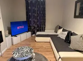 Sheffield 3 Bed house plus Sofabed Great for Contractors And Groups Sleeps up to 7