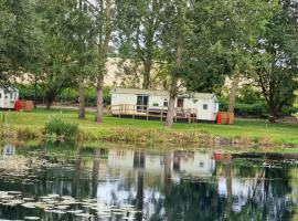 The Fox - Free Fishing, pets welcome - static caravan in Clare, Suffolk, glamping in Clare