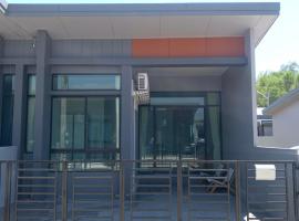 9169SiriplaceAirport, aldeamento turístico em Ban Muang Mai (1)