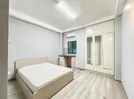 Lux saigon manhattan