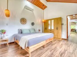 Luxury Beachfront Apartment with Oceanview Terrace