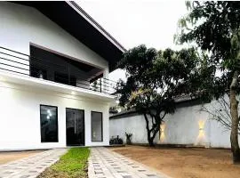 Golden Paradise Transit Hotel