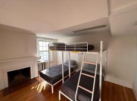 L&R Hostel, Hotel in Medford