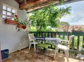 Appartement calme pour 4, avec terrasse et WIFI, Saintes-Maries-de-la-Mer - FR-1-475-211