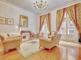 Heart of Pamplona Apartments III by clabao