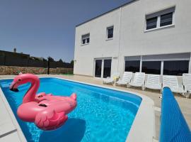 Villa Kovac - 5 Bedroom Private Villa with Pool, hotel a Vrsine