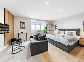 Air-Conditioned Studio, 20min to City Centre