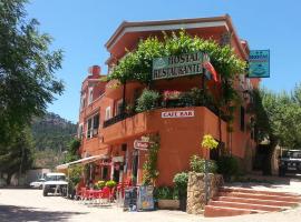 Hostal Almenara: Paterna del Madera'da bir Oda ve Kahvaltı