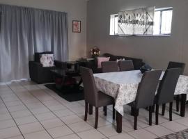Family Room Libem Lodge, hotel in Edenvale
