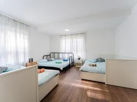 Flex SelfCheckIns 98 - Zagreb - 2 Bedrooms - Parking - Loggia