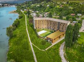 Blue Wave Apartment, hotel con pileta en Banka