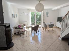 Maison proche mer - 5 couchages - ideal planchistes, hotel i Lapalme