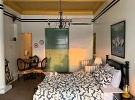 Retro Nile View apartment