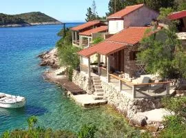 Sea side house for two in a wilderness