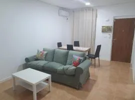 Peaceful 4-6 person holiday home with patio, close to all amenities