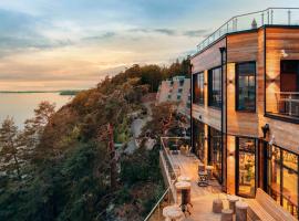 Vildmarkshotellet, hotel com piscina em Kolm&aring;rden