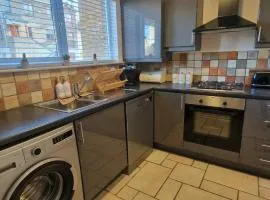 Refurbed Modern & Stylish 3BD - Garden Pets OK