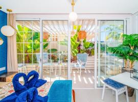 Luxury 3bd villa with premium amenities, jacuzzi, private parking, hotel em Palm-mar