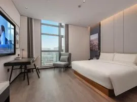 Atour Hotel Zhuhai North Station Baolong City