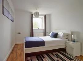 Bright & Modern 1Bed Apartment and River Views